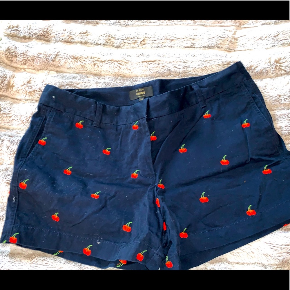 Adorable J.Crew chino shorts with 🍒 cherries!